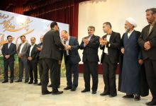گزارش تصویری از اهداء جوایز  در همایش تجلیل از پرفسور علی اکبر جلالی چهره ماندگار شهرستان شاهرود 